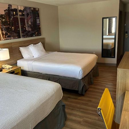 Days Inn By Wyndham Near Kansas Speedway Κάνσας Σίτι Εξωτερικό φωτογραφία