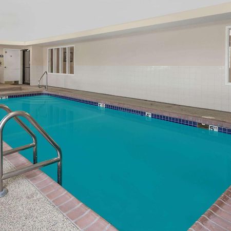 Days Inn By Wyndham Near Kansas Speedway Κάνσας Σίτι Εξωτερικό φωτογραφία